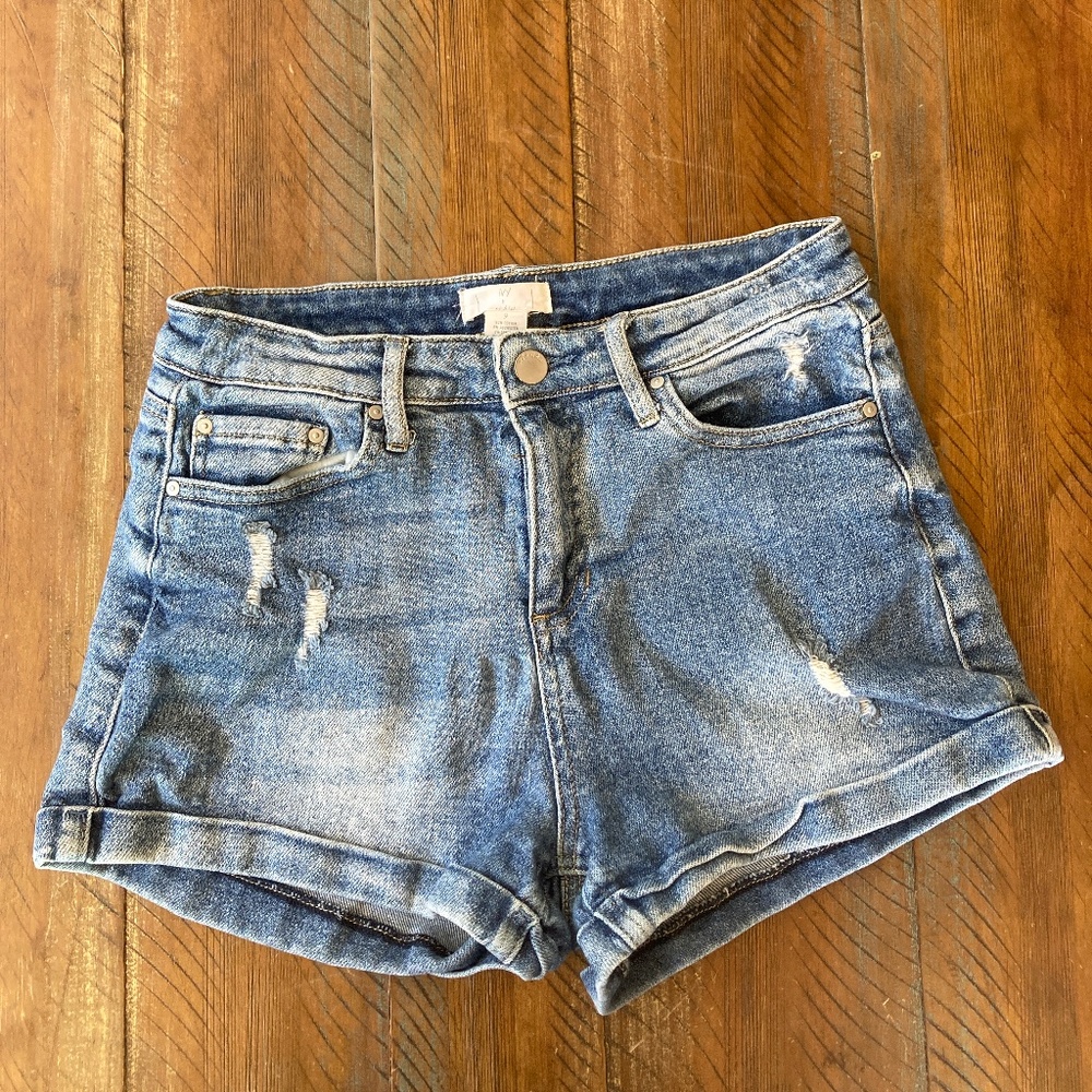 Women’s Ivy & Main Shorts Denim Distressed Jean Short 9